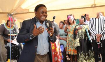 Veteran writer and actor Aaron Chiundura Moyo narrates  to mourners how First Lady Dr Auxillia Mnangagwa worked with many artistes, including the late Stella January, in a film she scripted titled “Rujeko”, which focused on teaching the girl-child good morals.